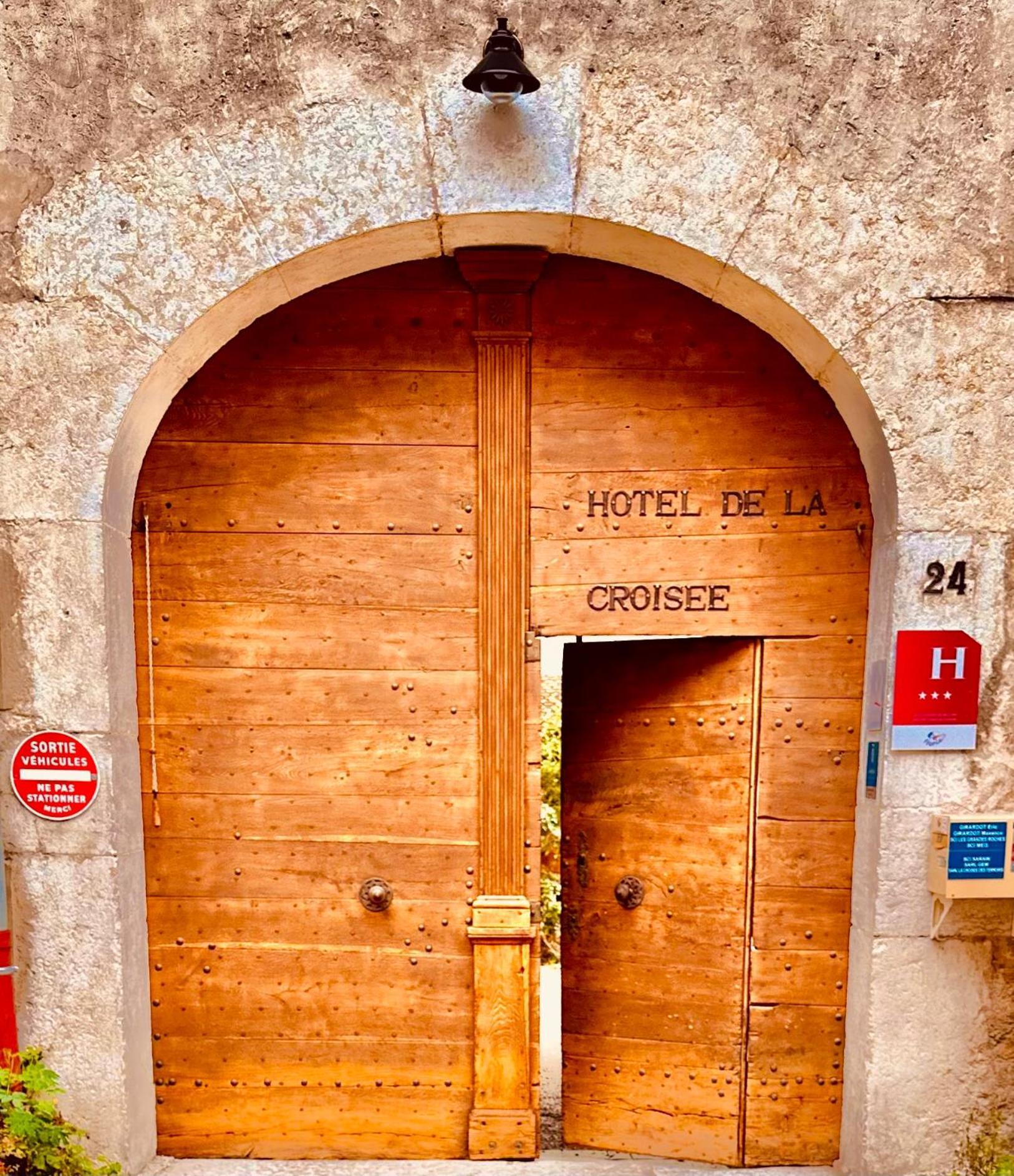 Hotel De La Croisee Poncin Luaran gambar